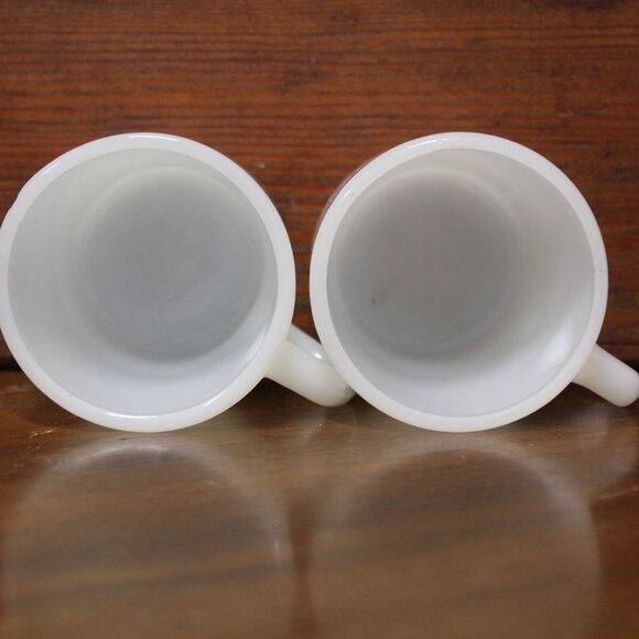 2~Anchor Hocking Fire King Ware USA 1950/60’s Stackable Milk Glass Mug Cups 8oz - Picture 3 of 7